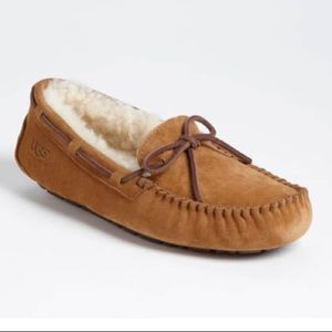 Ugh Dakota Slipper Moccasin Size 6